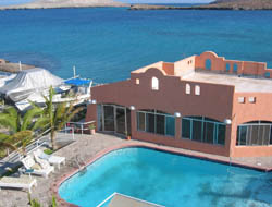 Restaurant and pool and Club Cantamar
